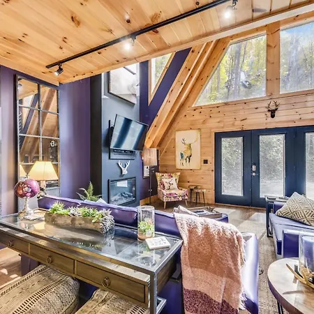 Whispering Waters Cabin Villa